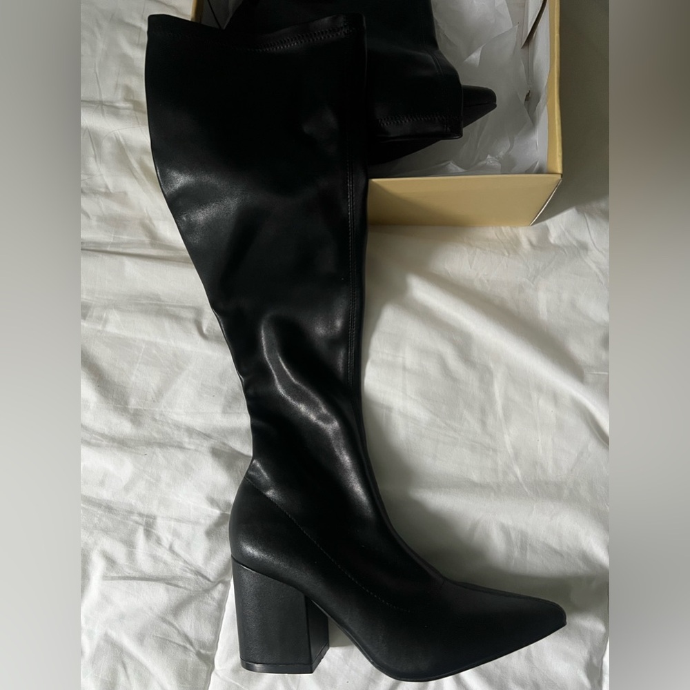 Princess Polly Olsen Boots - Picture 2 of 3